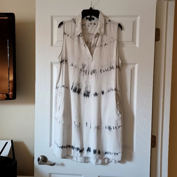 Velvet Heart Tie-Dye Popover Shirt Dress Dresses & Skirts - 2/$12 Velvet Heart Tie-Dye Popover Shirt Dress Size Large